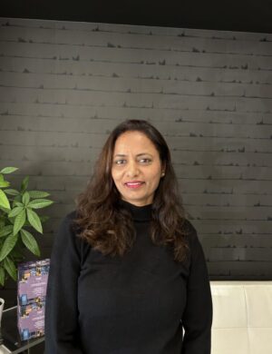 Nena eyebrow stylists photo